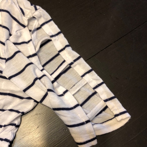 Glitz size small striped Tee with sleeve cutouts - Picture 4 of 4
